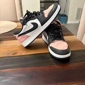 Nike Jordan 1 low bleached coral
